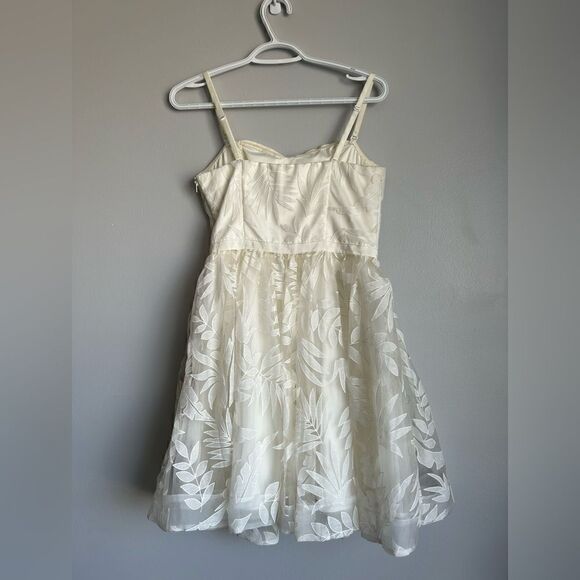 Guess Los Angeles White Lace Corset Mini Dress - Picture 5 of 11